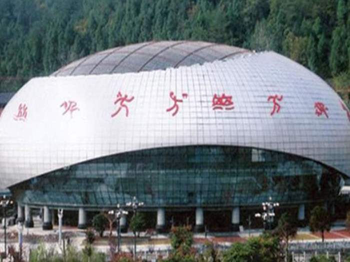 黄石体育中心球形网架加工安装